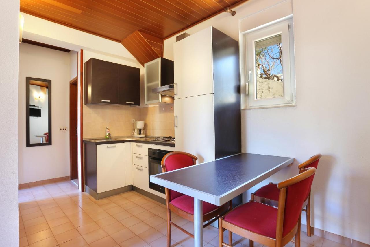 Apartments With A Parking Space Brela, Makarska - 18495 Εξωτερικό φωτογραφία